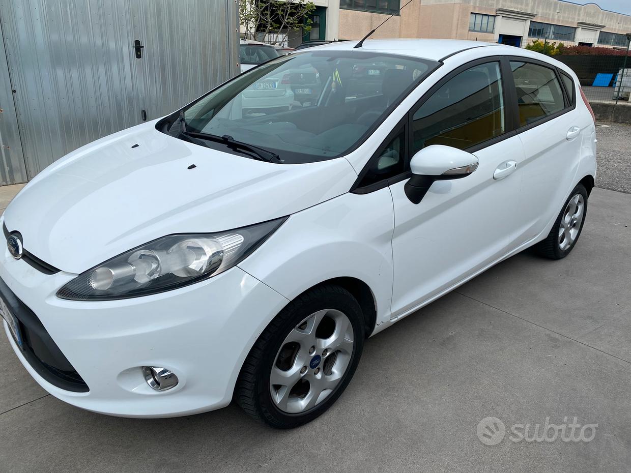 Ford fiesta 1.4 benzina gpl