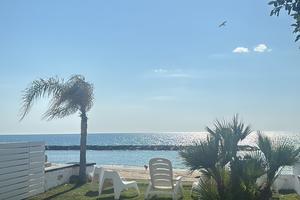 A Diamante, villetta dal giardino sulla spiaggia