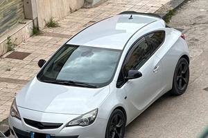 Opel astra j gtc 165cv