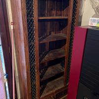 Mobili etnici in legno