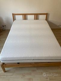 Letto con doghe e materasso