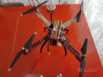 Drone dji f450, caricabatterie, radiocomando NUOVO
