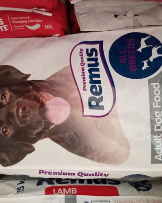 Alimenti completi cane gatto