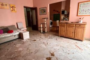 V1211 Ampia palazzina indipendente in centro