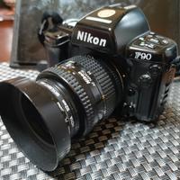 NIKON F90 con Obiettivo 35/70 mm. 