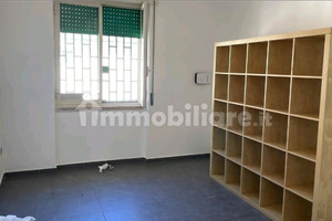 Stanza in studio Viale Augusto