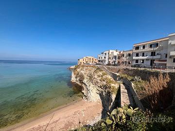 Terrasini trilocale 75 mq con terrazzo vista mare