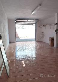 Alghero ampio garage zona semicentrale