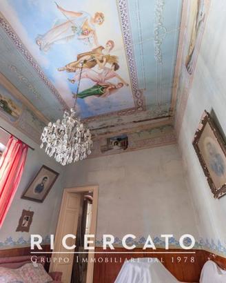 Palazzo storico nel cuore di San Pietro Vernotico,