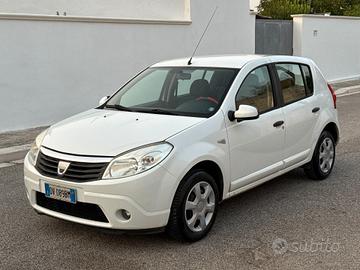 Dacia Sandero 1.4 75CV GPL Lauréate - 2009