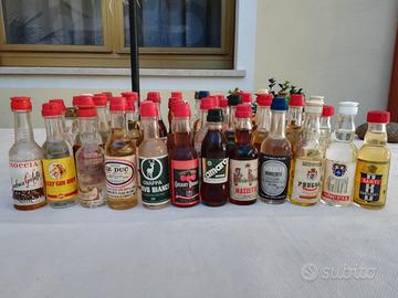 Bottigliette Mignon Liquori Vintage 52 pezzi D