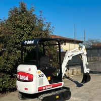 E217 Mini escavatore 17 q.li Bobcat 320 carro alla