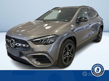 Mercedes-Benz GLA 250 E PLUG-IN HYBRID AUTOMA...