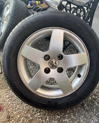 Set Ruote e Cerchi in lega Peugeo 207-185/65 R15