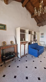 Stile casale/rustico travi, balcone a 23.000 euro