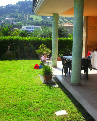 Appartamento GIARDINO 100m mare ingr indip