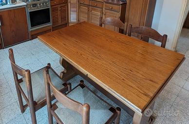 Tavolo allungabile con 4 sedie
