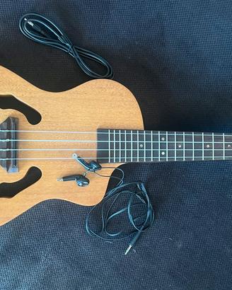 Ukulele Harley Benton EleUke con Ingresso MP3