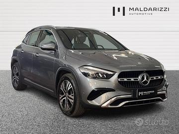 MERCEDES-BENZ GLA 250 Progressive Advanced Plus 4m