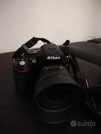 Nikon D5200 (con/senza obiettivo/i 35 e 18-55 mm)