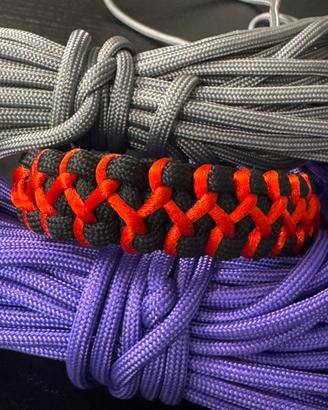Braccialetto Paracord Nero intreccio rosso