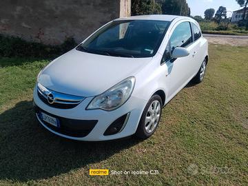 Opel.  corsa.  GPL casa madre