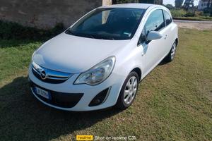 Opel.  corsa.  GPL casa madre