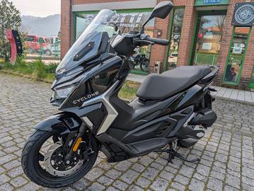 NUOVA Cyclone RT1 125 ABS+TCS - Lo Scooter Hi-Tech