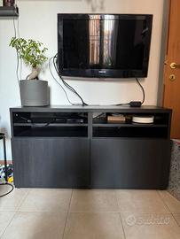 Mobile basso TV con ante
