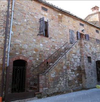 TT125 - Montisi terratetto in pietra e mat
