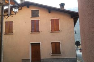 Ampia casa su piu livelli