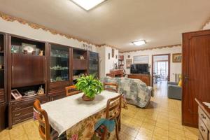 Villa di 380 m² con più di 5 locali e box auto a S