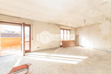 ATTICO CON TERRAZZO IN STABILE SIGNORILE, VIA PREN