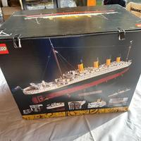 LEGO Titanic 10294 (scatola esterna dannegiata)