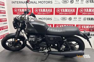 Moto Guzzi V7 III Stone Night Pack