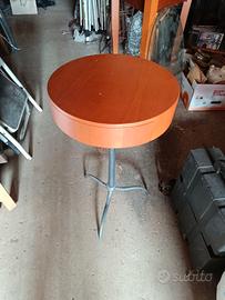 tavolinetto con cassetto a scomparsa 