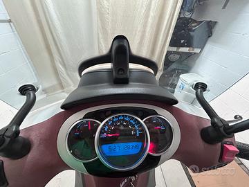 Piaggio Beverly 350 Sport touring