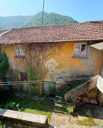 VILLA A SCHIERA A SERRA RICCÒ
