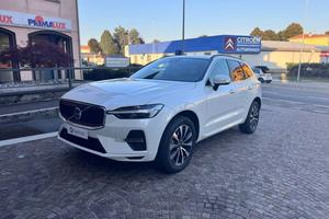 Volvo XC60 2.0 b4 Core awd auto