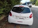 peugeot-208-anno-2017-portellone-e-paraurti-post-