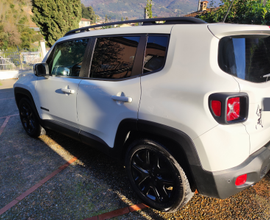 Bellissima jeep Renegade edizione Dawn of justice