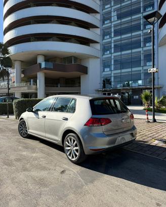 Volkswagen Golf 7 1.6 TDI DSG