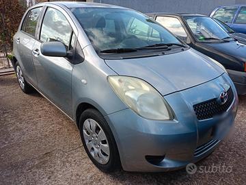 Toyota Yaris 1.0 5 porte Sol
