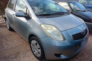 Toyota Yaris 1.0 5 porte Sol