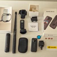 Insta 360 X2 con accessori