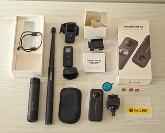 Insta 360 X2 con accessori