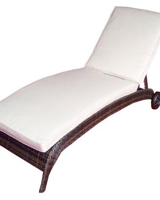 lettino in rattan sintetico