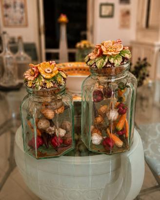 Coppia barattoli vintage vetro e fiori ceramica