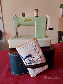 Macchina da cucire giocattolo Miretta anni'60