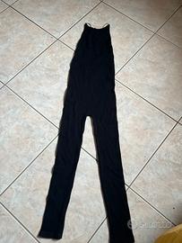 Tuta nera elegante con schiena scoperta Zara
